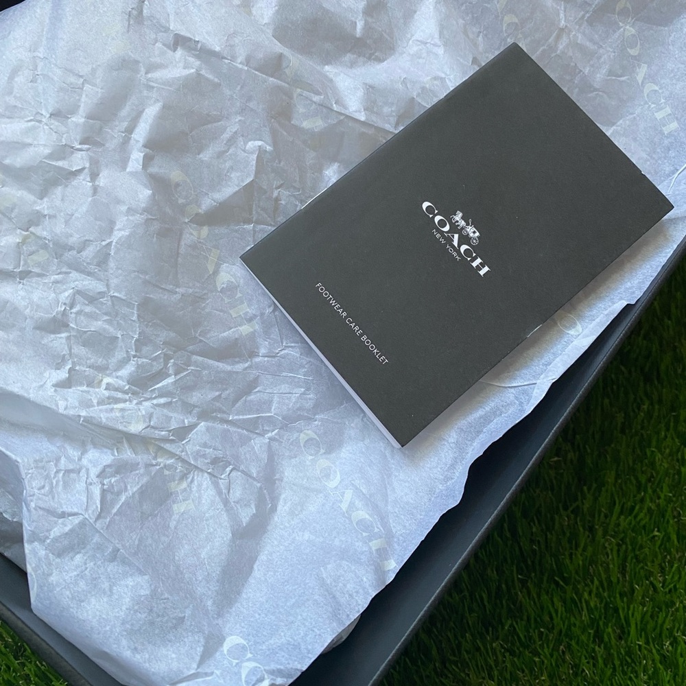 Coach Pocket Pool Slides, Black, 7, New - Picture 11 of 12